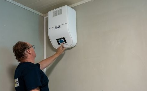 Een Murprotec-luchtbehandelingssysteem zuivert de lucht in huis